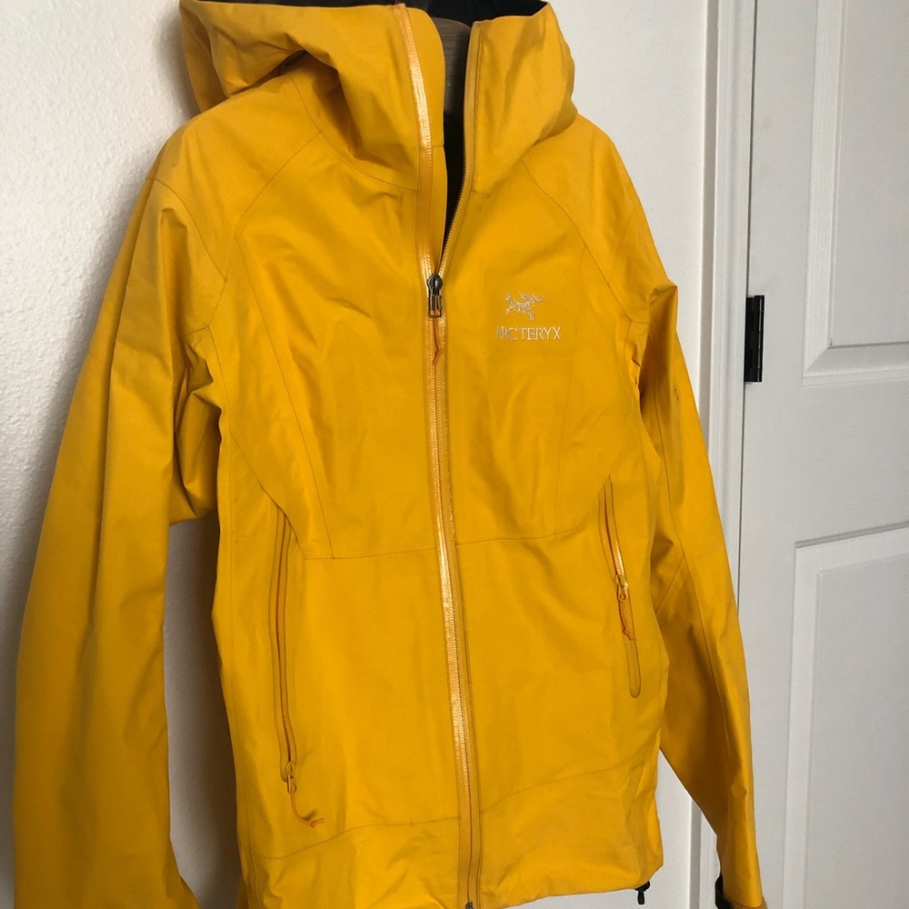 Arcteryx gore-Tex rain coat